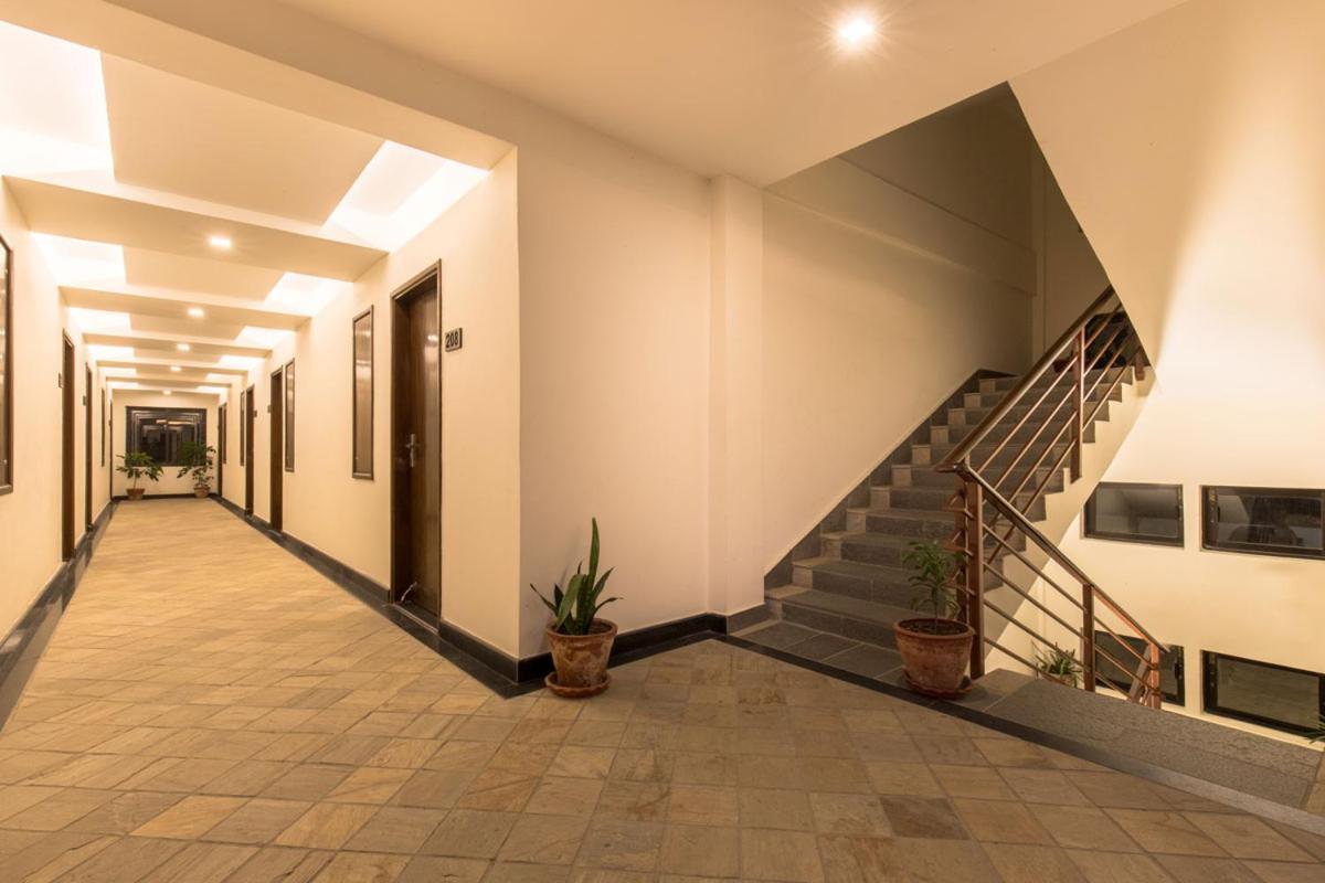 Park Safari Resort, Chitwan National Park Exterior photo